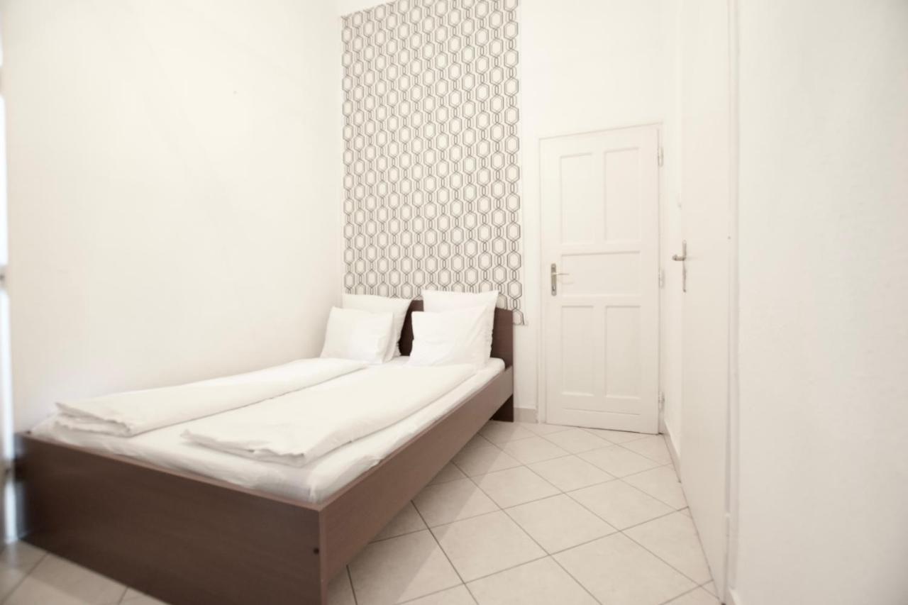 Budget Apartment By Hi5 - Center Of The Center 布达佩斯 外观 照片
